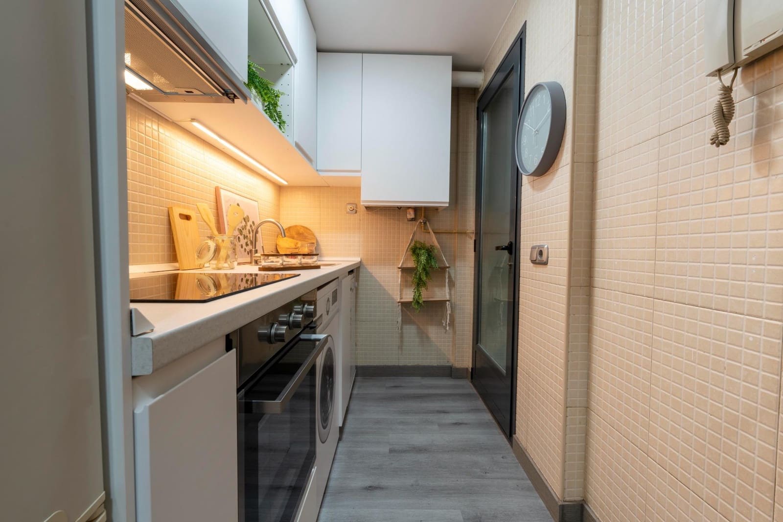 2 bedroom Flat for sale in Madrid city with garage - € 595,000 (Ref: 9836553)