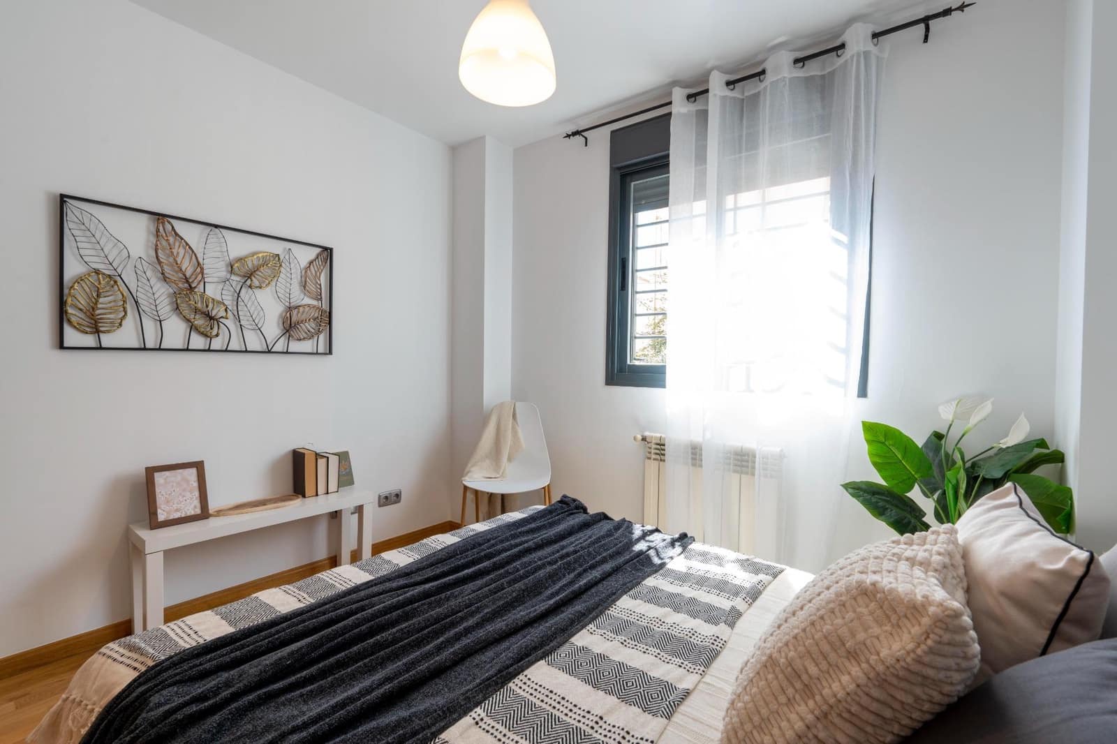 2 bedroom Flat for sale in Madrid city with garage - € 595,000 (Ref: 9836553)