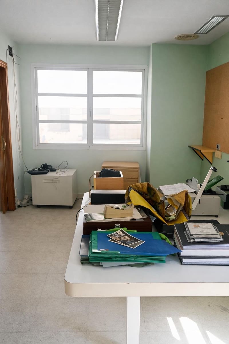 Erhverv til salg i Algeciras - € 195.000 (Ref: 9839509)