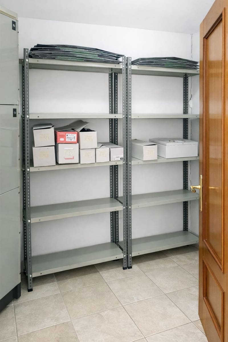 Erhverv til salg i Algeciras - € 195.000 (Ref: 9839509)