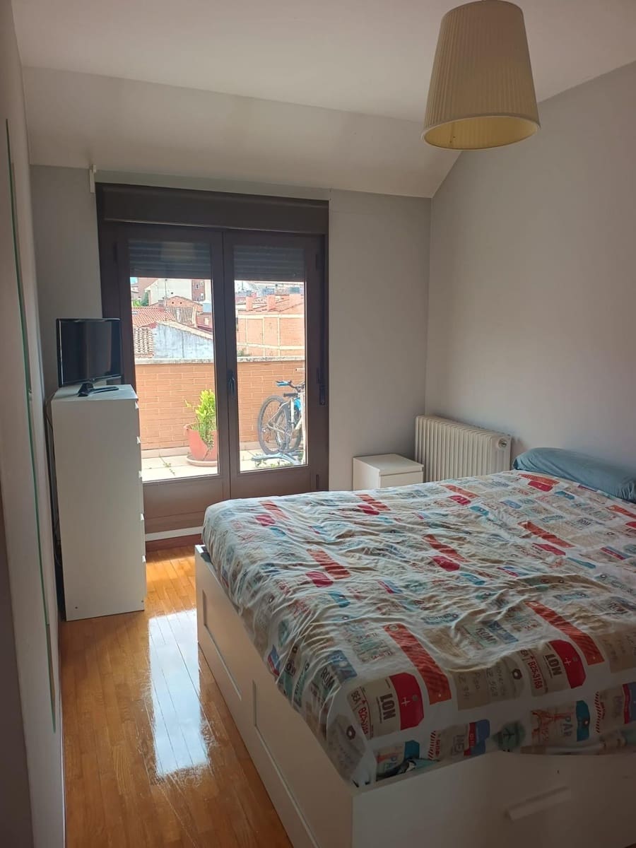 3 bedroom Apartment for sale in Villamediana de Iregua with garage - € 250,000 (Ref: 9846615)