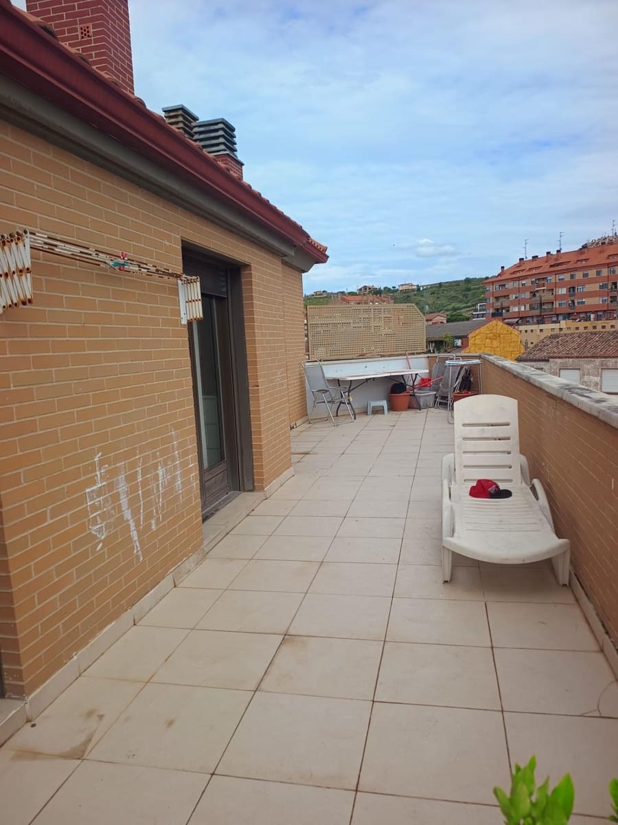 3 bedroom Apartment for sale in Villamediana de Iregua with garage - € 250,000 (Ref: 9846615)