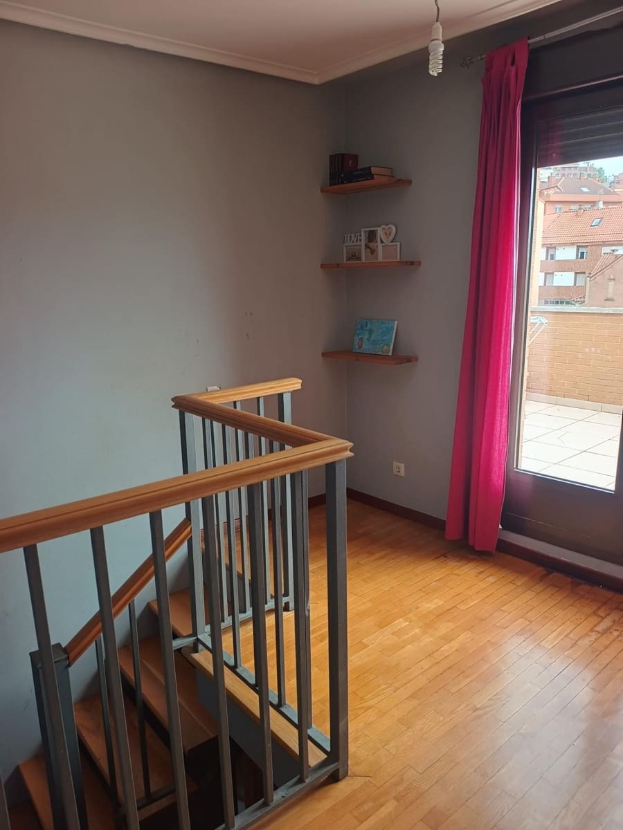 3 bedroom Apartment for sale in Villamediana de Iregua with garage - € 250,000 (Ref: 9846615)