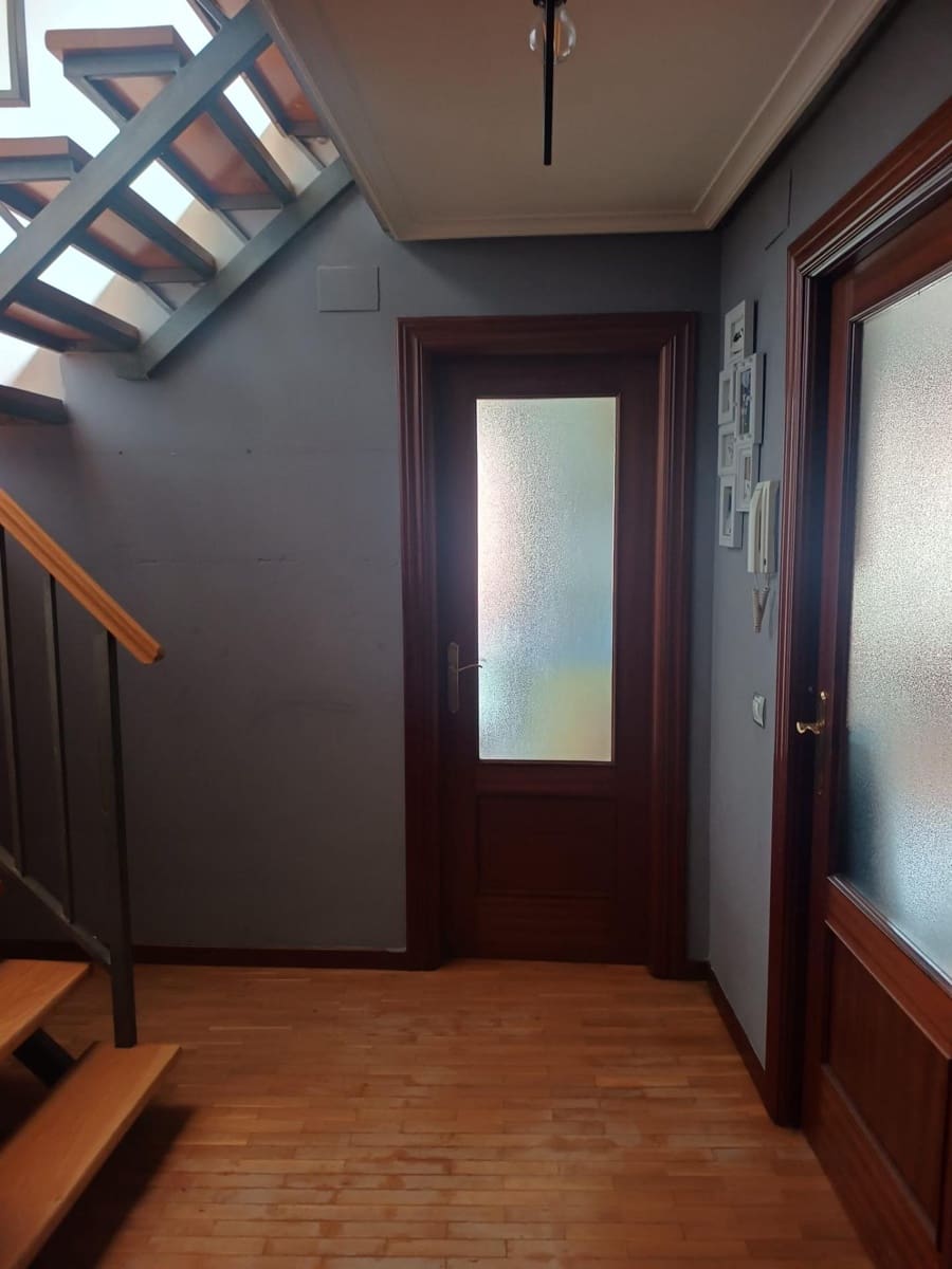 3 bedroom Apartment for sale in Villamediana de Iregua with garage - € 250,000 (Ref: 9846615)