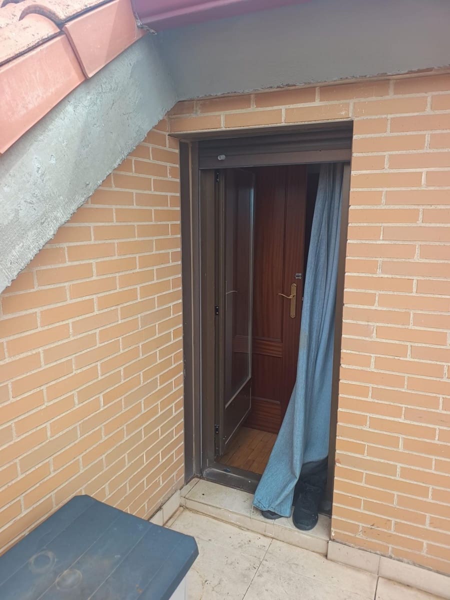 3 bedroom Apartment for sale in Villamediana de Iregua with garage - € 250,000 (Ref: 9846615)