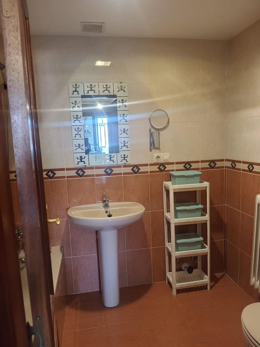 3 bedroom Apartment for sale in Villamediana de Iregua with garage - € 250,000 (Ref: 9846615)