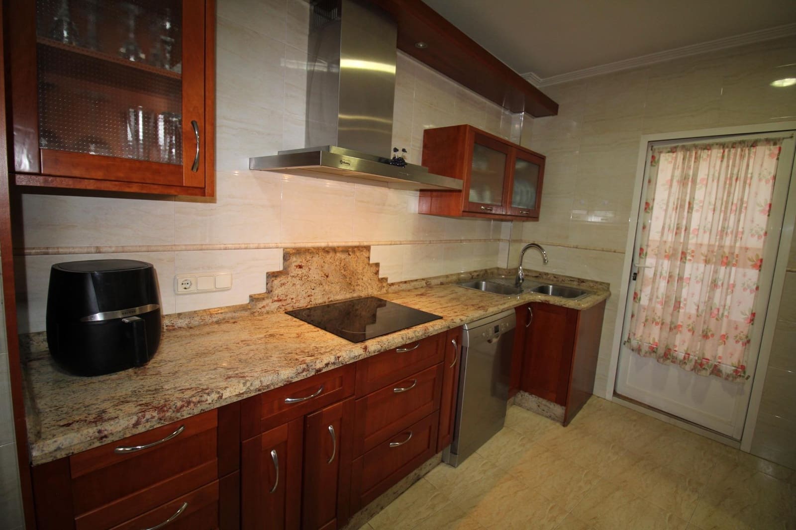 5 bedroom Villa for sale in Fortuna with garage - € 256,900 (Ref: 9849615)