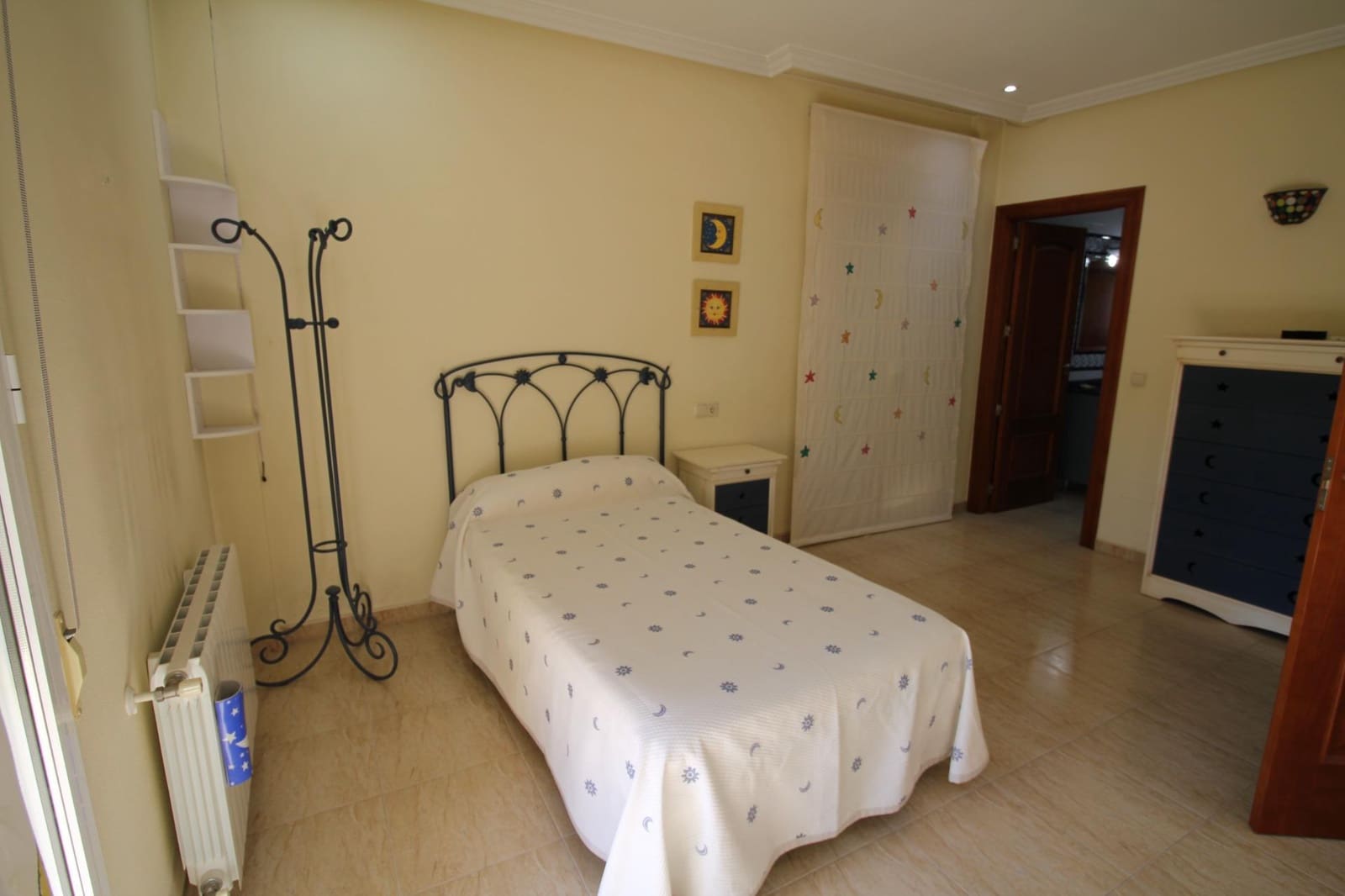 5 bedroom Villa for sale in Fortuna with garage - € 256,900 (Ref: 9849615)