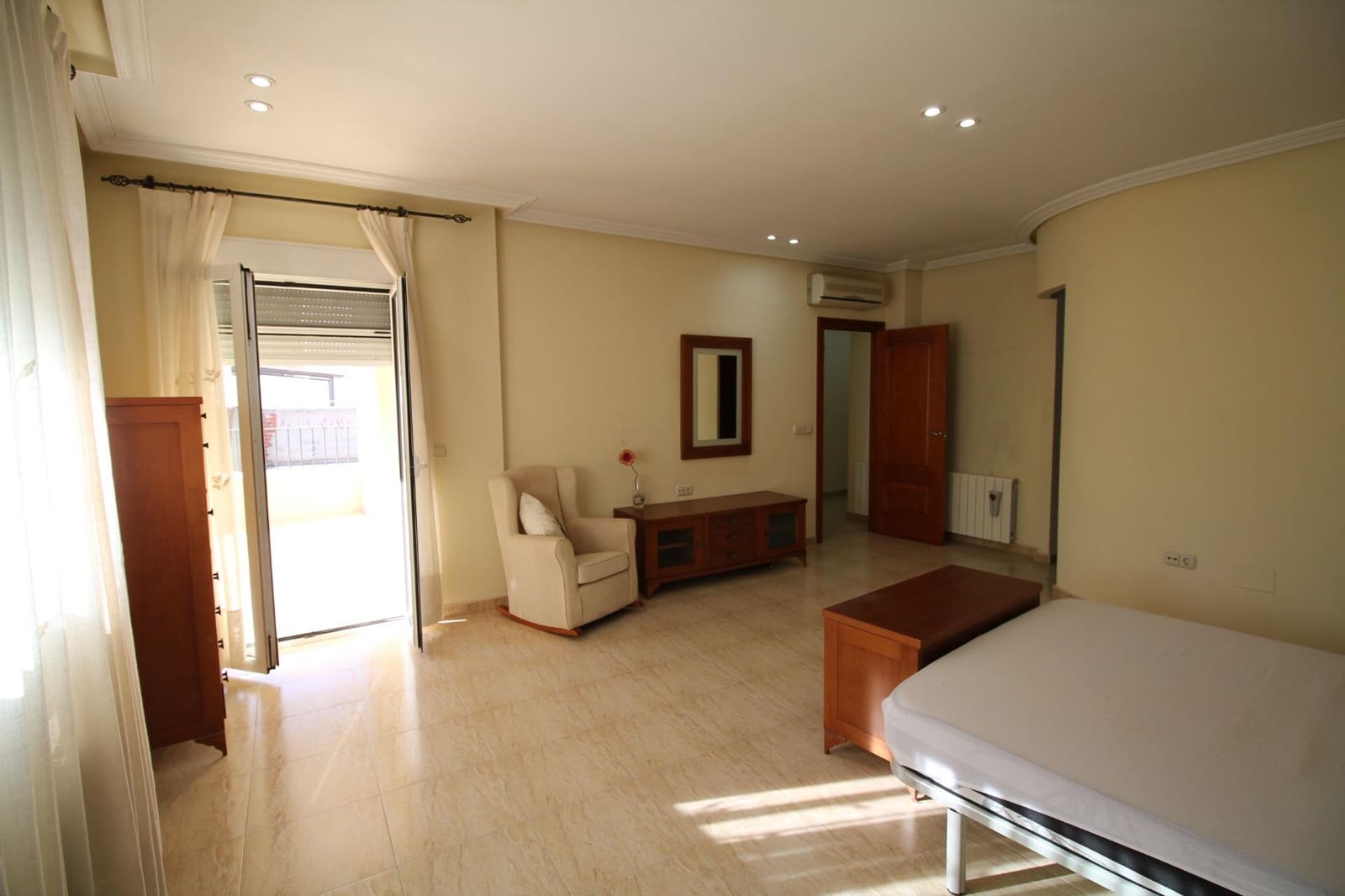 5 bedroom Villa for sale in Fortuna with garage - € 256,900 (Ref: 9849615)