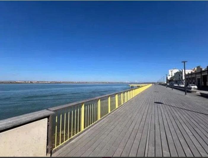 2 bedroom Flat for sale in Ayamonte with pool - € 180,000 (Ref: 9855665)