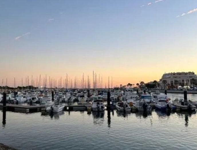 2 bedroom Flat for sale in Ayamonte with pool - € 180,000 (Ref: 9855665)