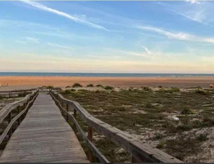 2 bedroom Flat for sale in Ayamonte with pool - € 180,000 (Ref: 9855665)