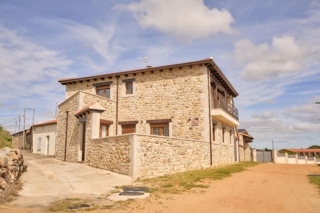 7 bedroom Finca/Country House for sale in Santiz with pool - € 542,900 (Ref: 9855666)