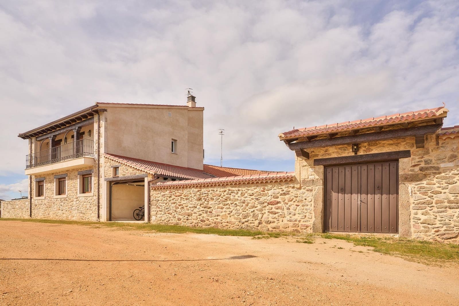 7 bedroom Finca/Country House for sale in Santiz with pool - € 542,900 (Ref: 9855666)