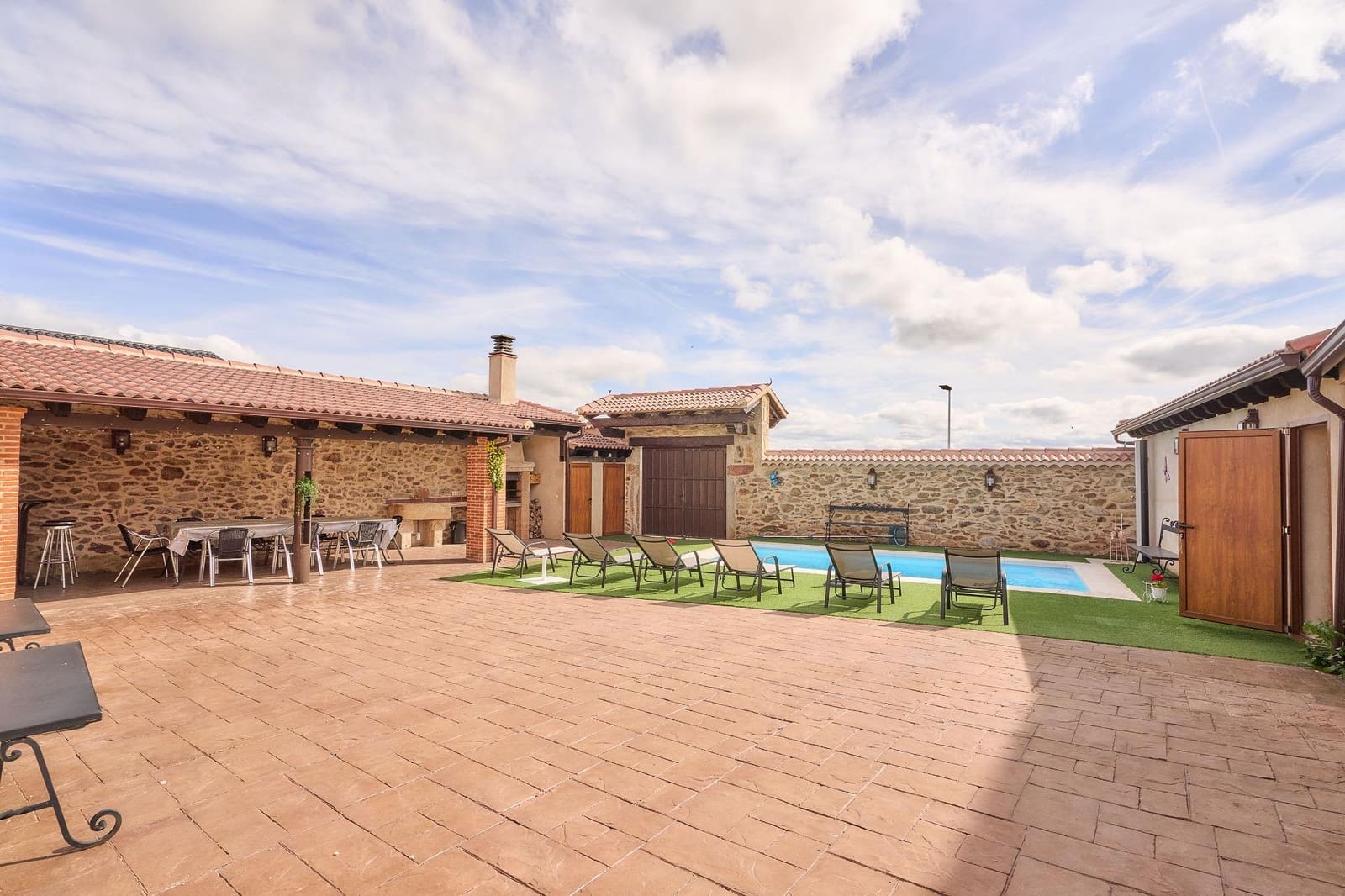 7 bedroom Finca/Country House for sale in Santiz with pool - € 542,900 (Ref: 9855666)