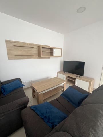 3 bedroom Flat for rent in Las Palmas de Gran Canaria - € 120 (Ref: 9860269)