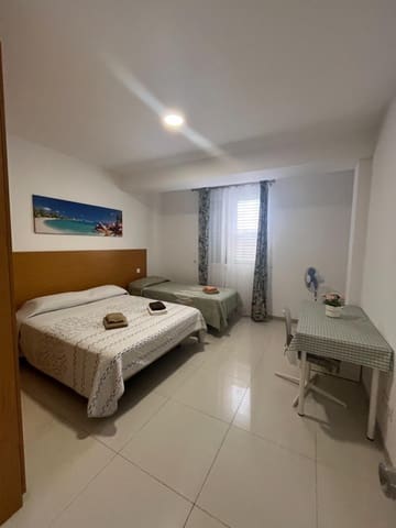 2 soveværelse Lejlighed til leje i Las Palmas de Gran Canaria - € 1.400 (Ref: 9860271)