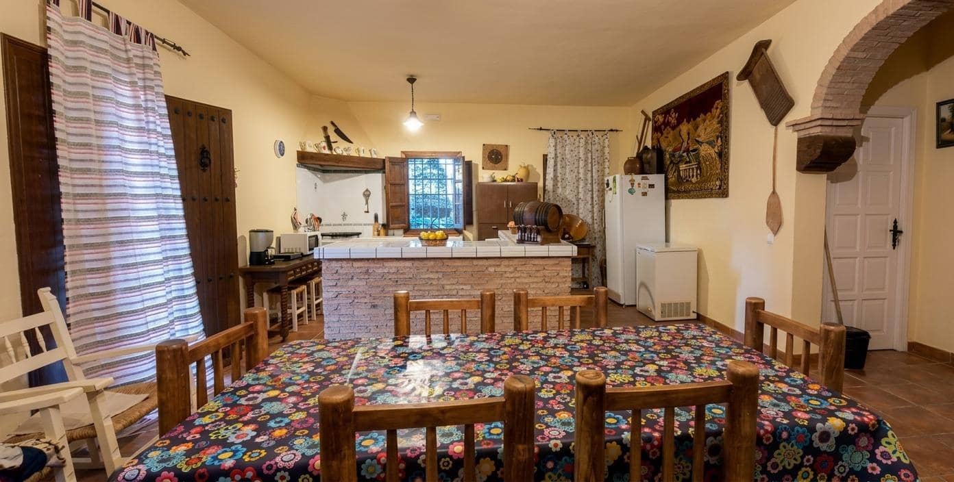 2 soveværelse Finca/Landehus til salg i El Coronil med swimmingpool - € 245.000 (Ref: 9862032)