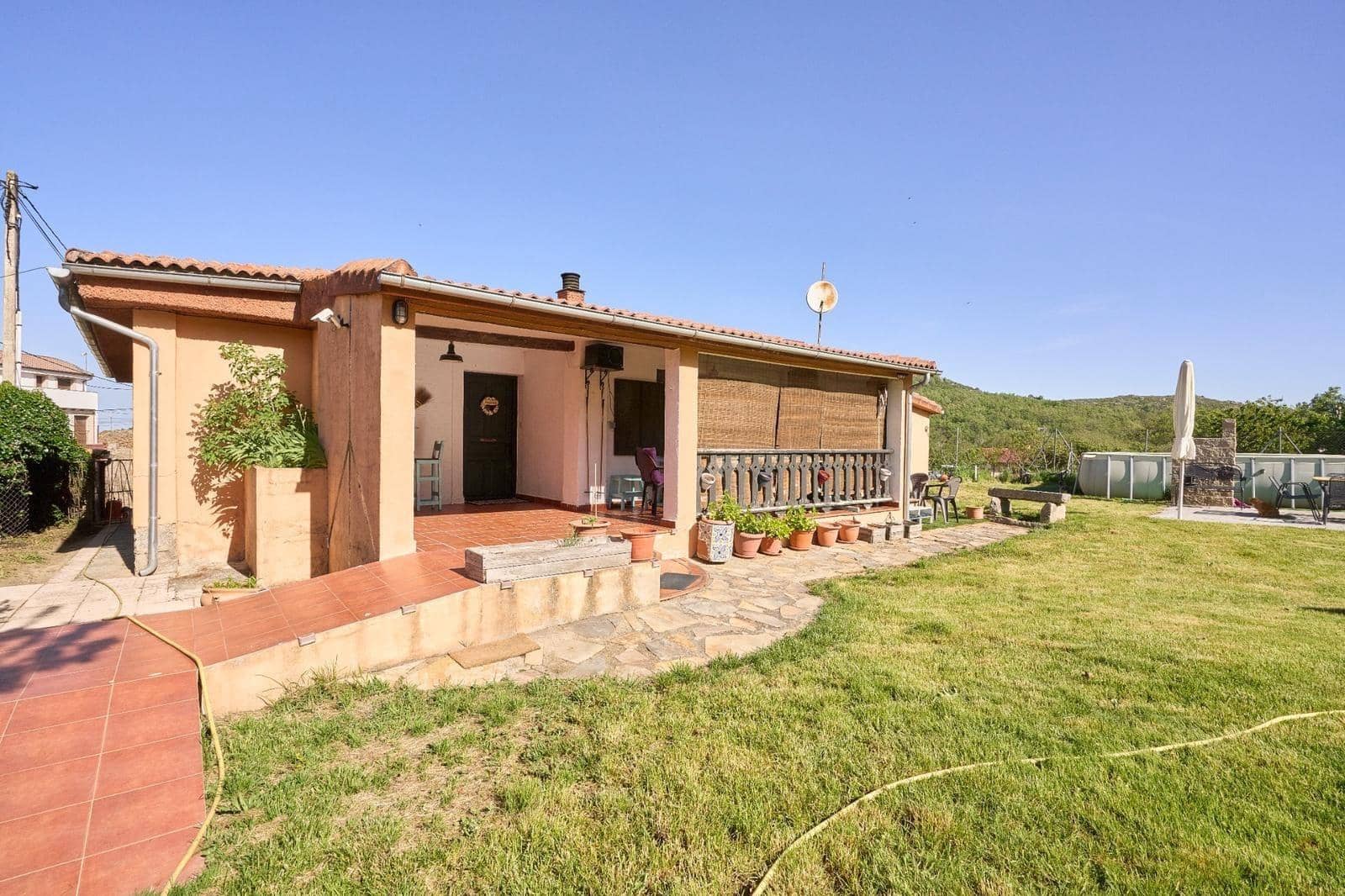 4 bedroom Villa for sale in Bejar with garage - € 415,115 (Ref: 9862033)