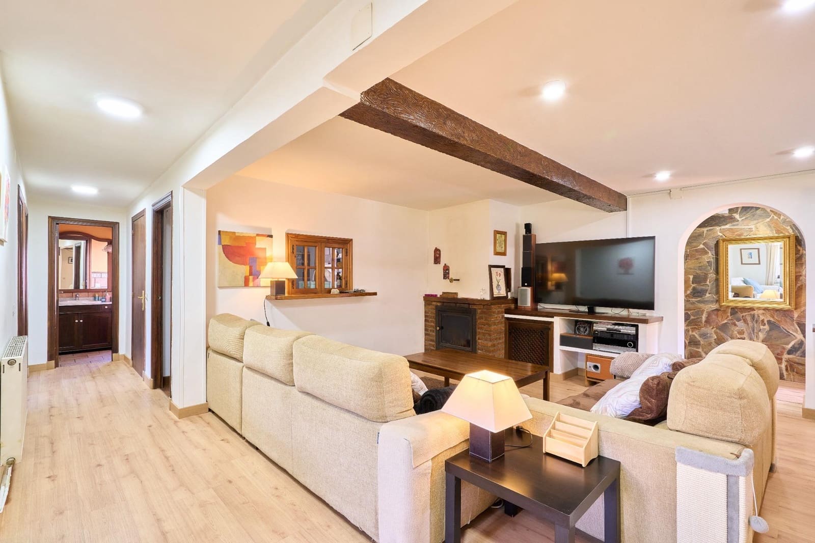 4 bedroom Villa for sale in Bejar with garage - € 415,115 (Ref: 9862033)