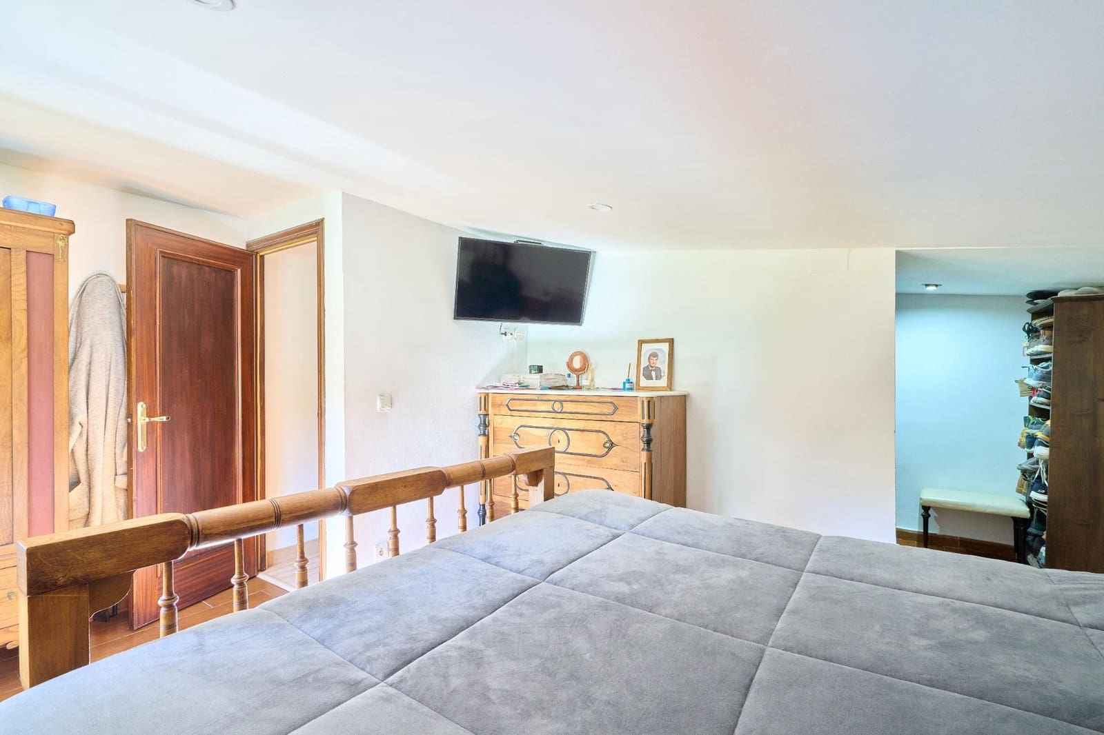 4 bedroom Villa for sale in Bejar with garage - € 415,115 (Ref: 9862033)