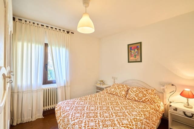 4 bedroom Villa for sale in Béjar with garage - € 415,115 (Ref: 9862033)