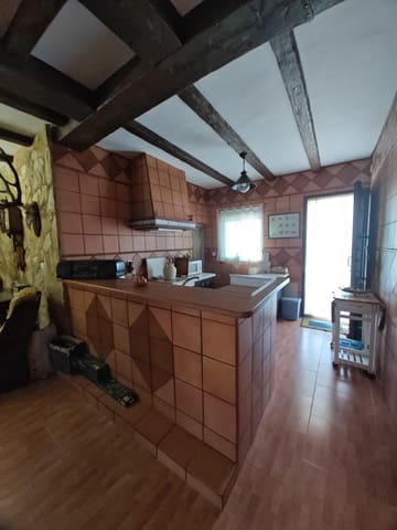 4 bedroom Villa for sale in Guareña with pool - € 210,000 (Ref: 9876607)