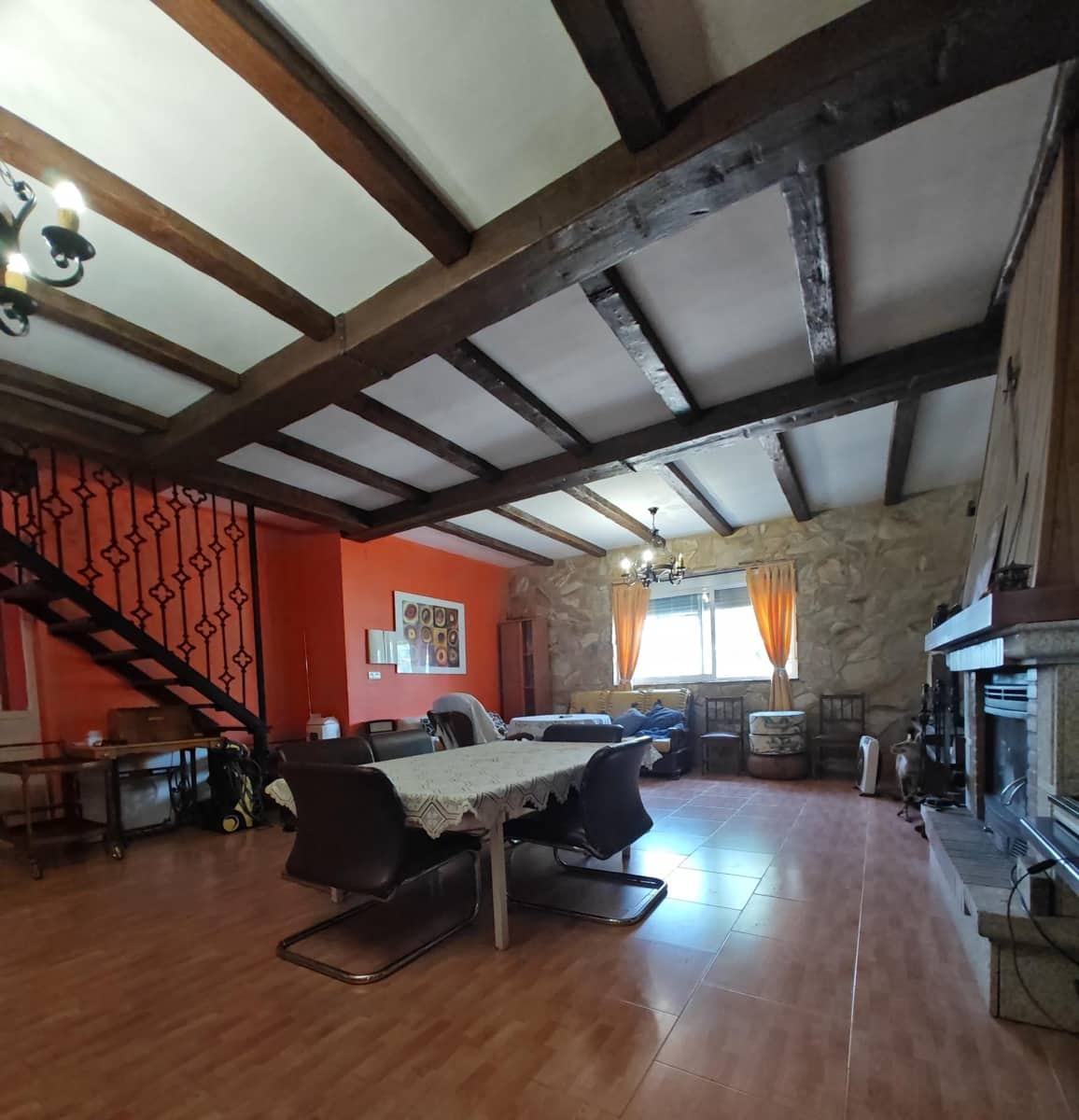 4 bedroom Villa for sale in Guarena with pool - € 210,000 (Ref: 9876607)