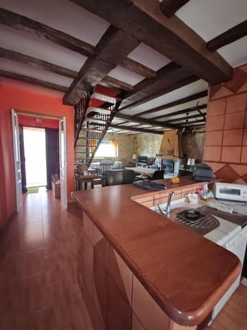 4 bedroom Villa for sale in Guareña with pool - € 210,000 (Ref: 9876607)