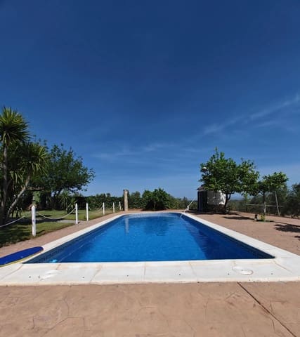 4 bedroom Villa for sale in Guareña with pool - € 210,000 (Ref: 9876607)