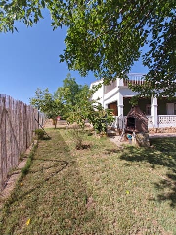 4 bedroom Villa for sale in Guareña with pool - € 210,000 (Ref: 9876607)