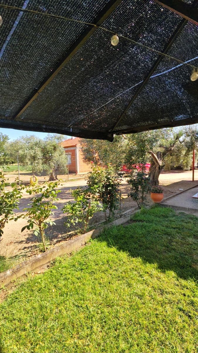 2 bedroom Finca/Country House for sale in Don Benito - € 160,000 (Ref: 9876612)