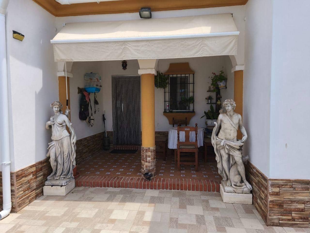 3 bedroom Villa for sale in Chiclana de la Frontera with pool - € 325,000 (Ref: 9889001)