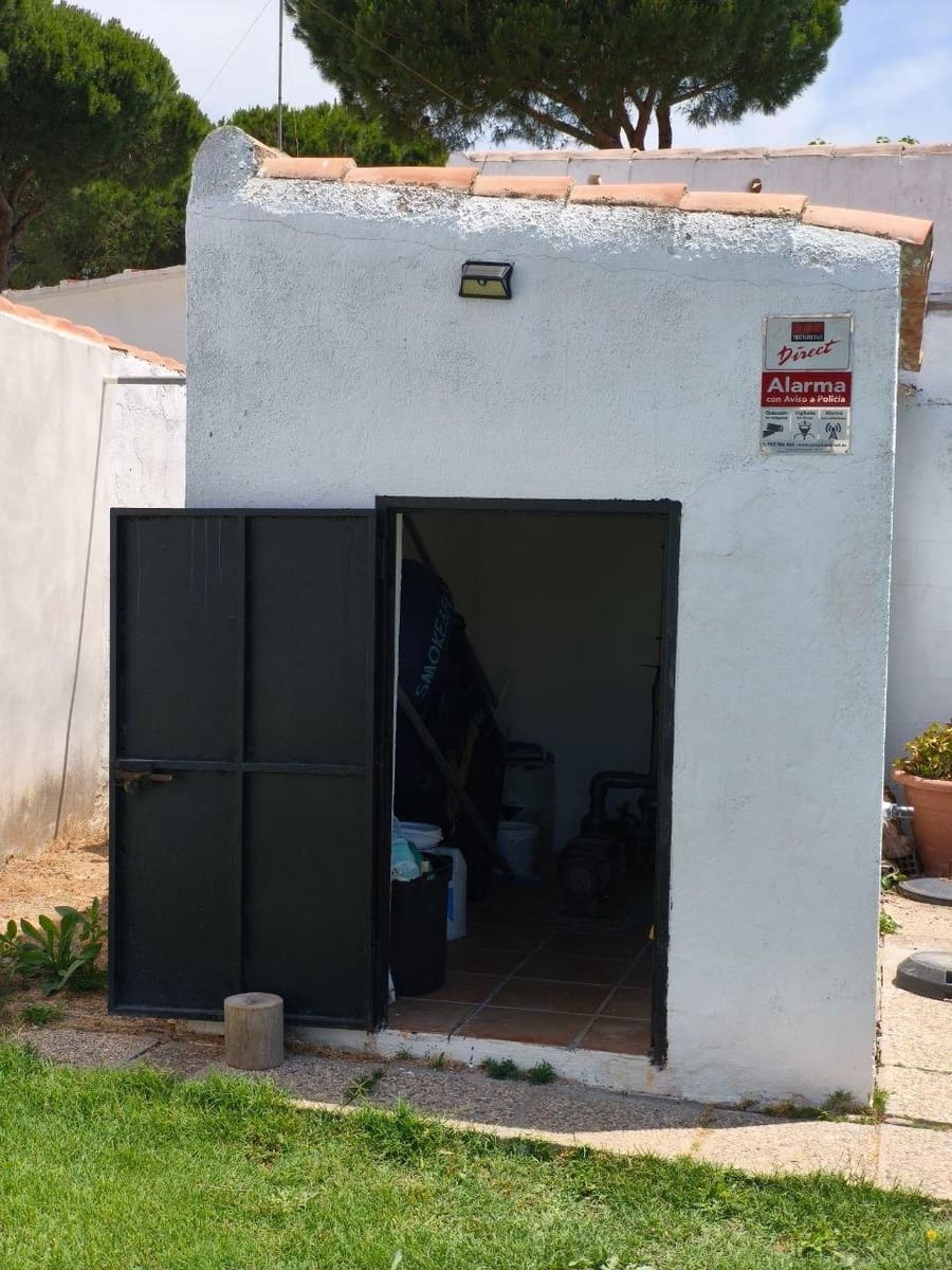 3 bedroom Villa for sale in Chiclana de la Frontera with pool - € 325,000 (Ref: 9889001)