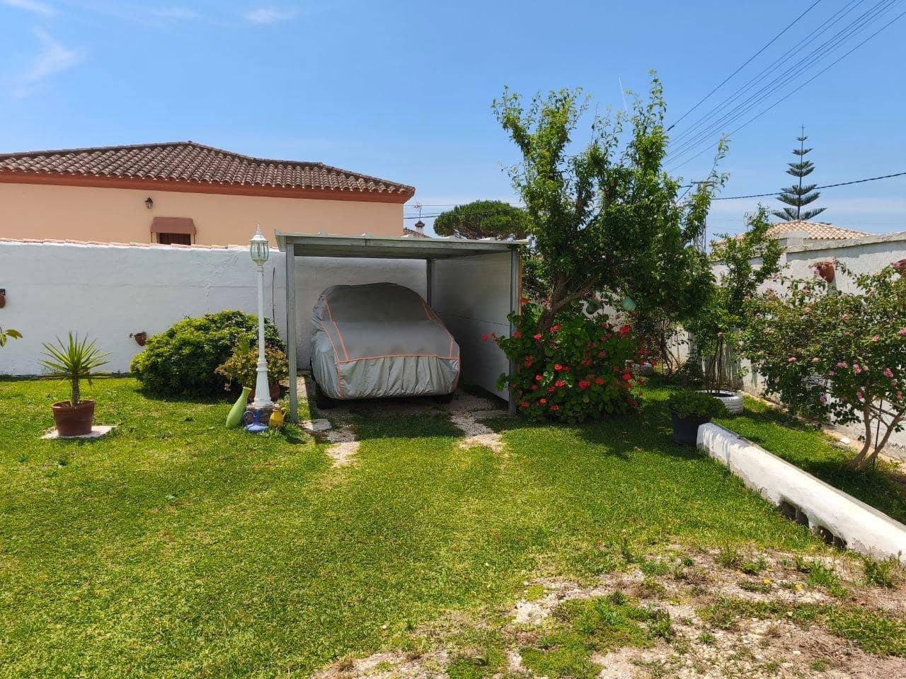 3 bedroom Villa for sale in Chiclana de la Frontera with pool - € 325,000 (Ref: 9889001)
