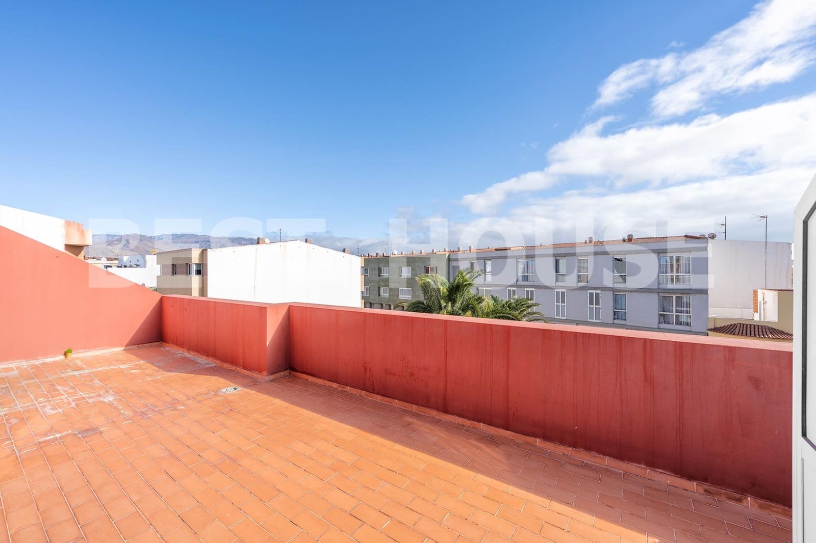 3 bedroom Penthouse for sale in Santa Lucia de Tirajana - € 235,000 (Ref: 9889003)