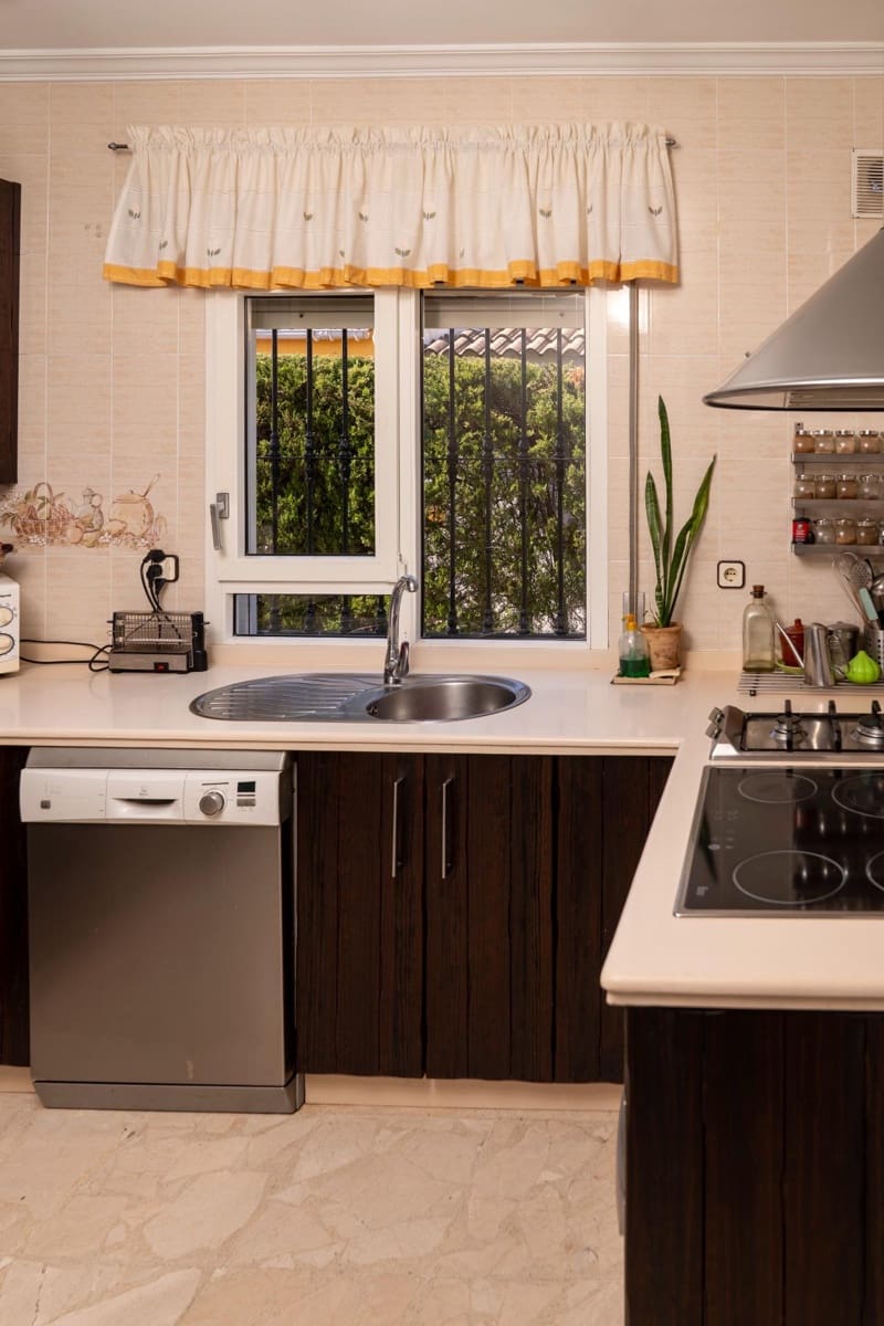 Adosado de 3 habitaciones en Almonte en venta - 380.000 € (Ref: 9890563)