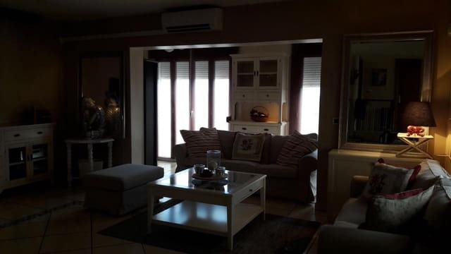 4 sypialnia Willa na sprzedaż w Calafell z basenem - 435 000 € (Ref: 9892543)