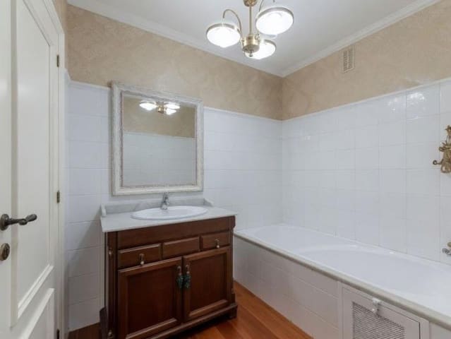 3 bedroom Apartment for sale in Bilbao - € 710,000 (Ref: 9896213)