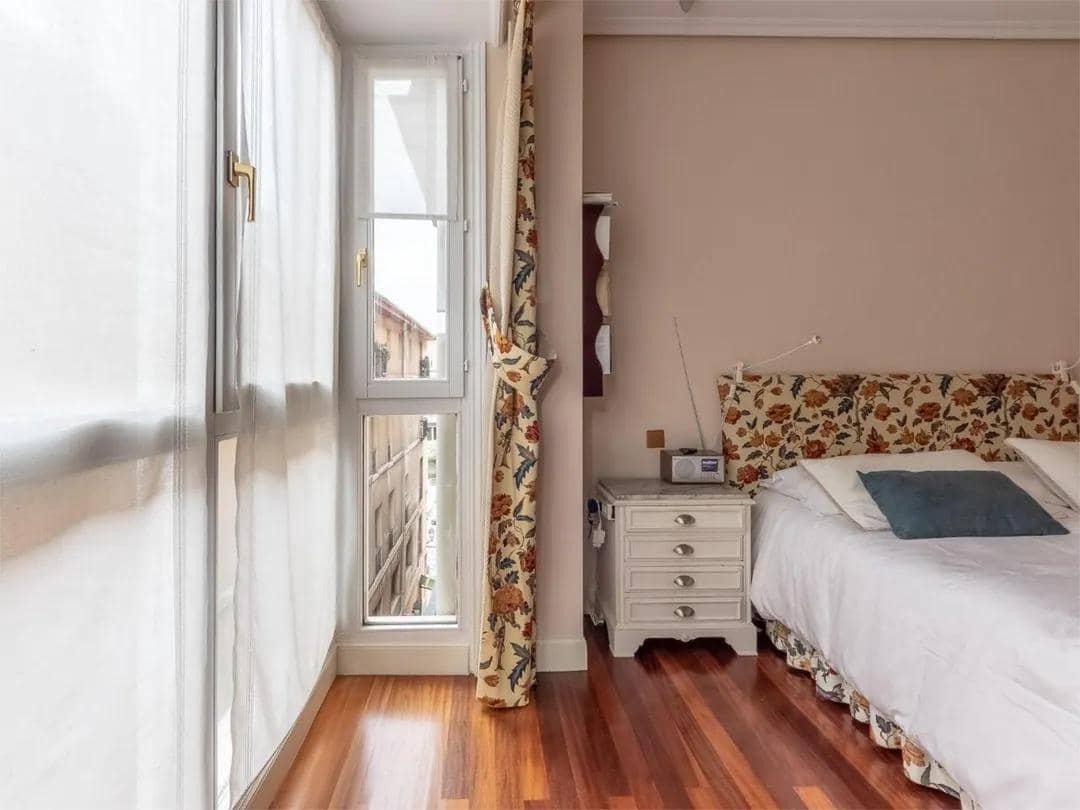 3 quarto Apartamento para venda em Bilbao com garagem - 721 000 € (Ref: 9896214)