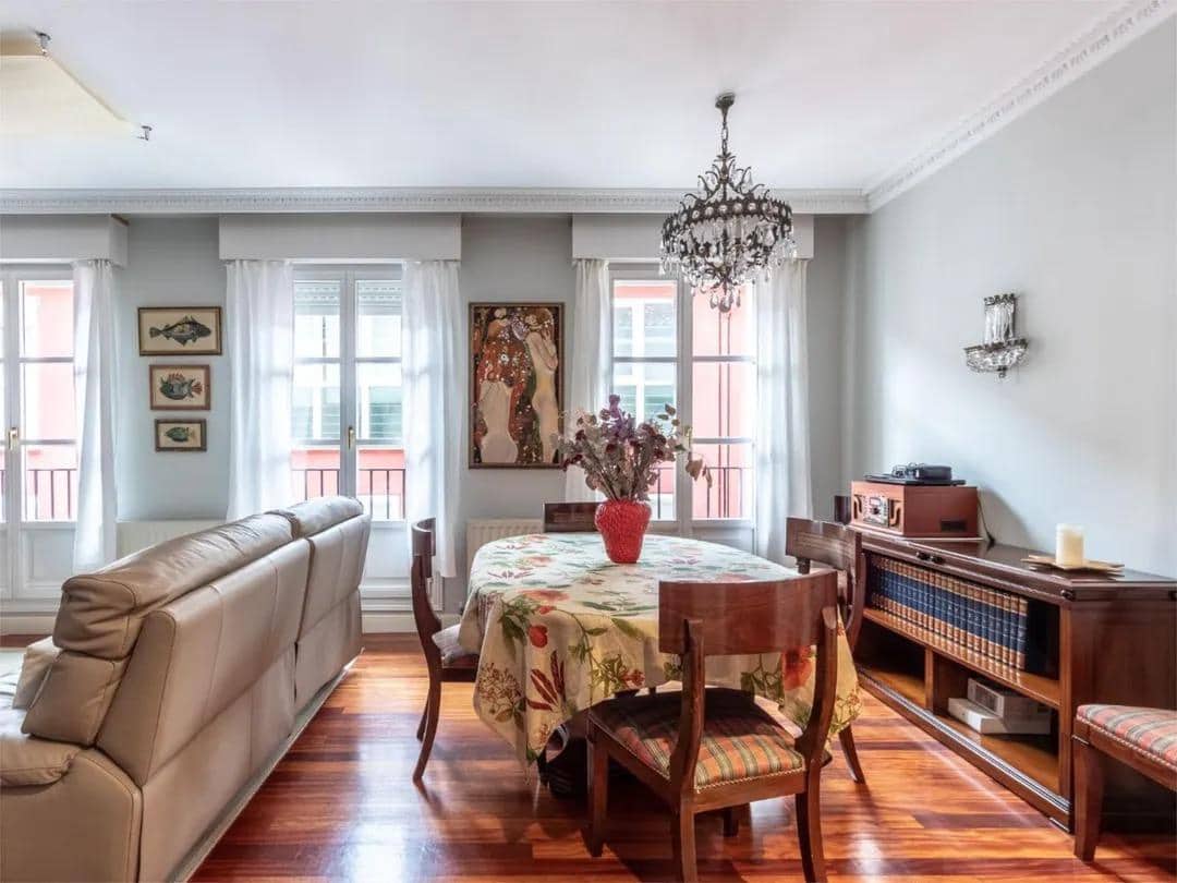 3 quarto Apartamento para venda em Bilbao com garagem - 721 000 € (Ref: 9896214)