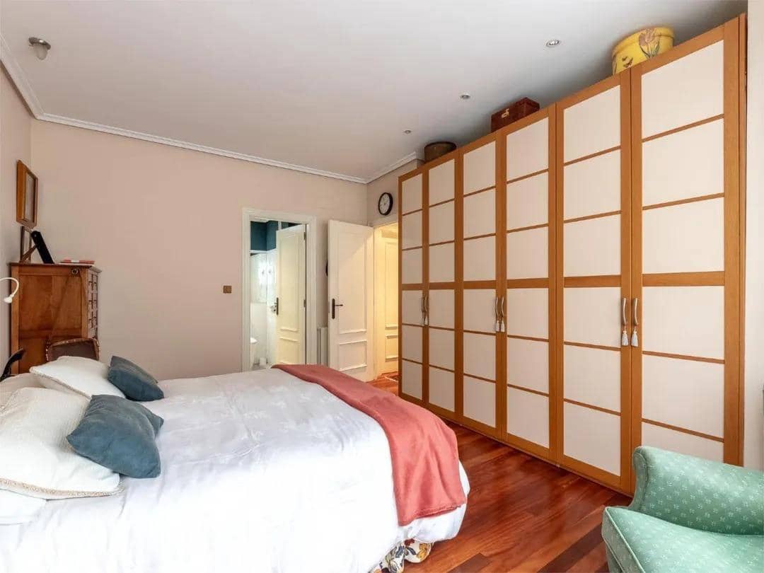 3 quarto Apartamento para venda em Bilbao com garagem - 721 000 € (Ref: 9896214)