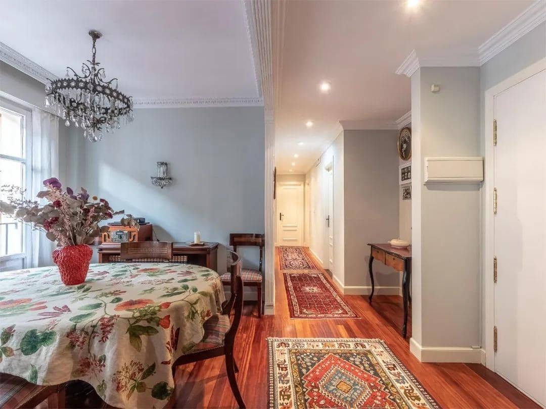 3 quarto Apartamento para venda em Bilbao com garagem - 721 000 € (Ref: 9896214)
