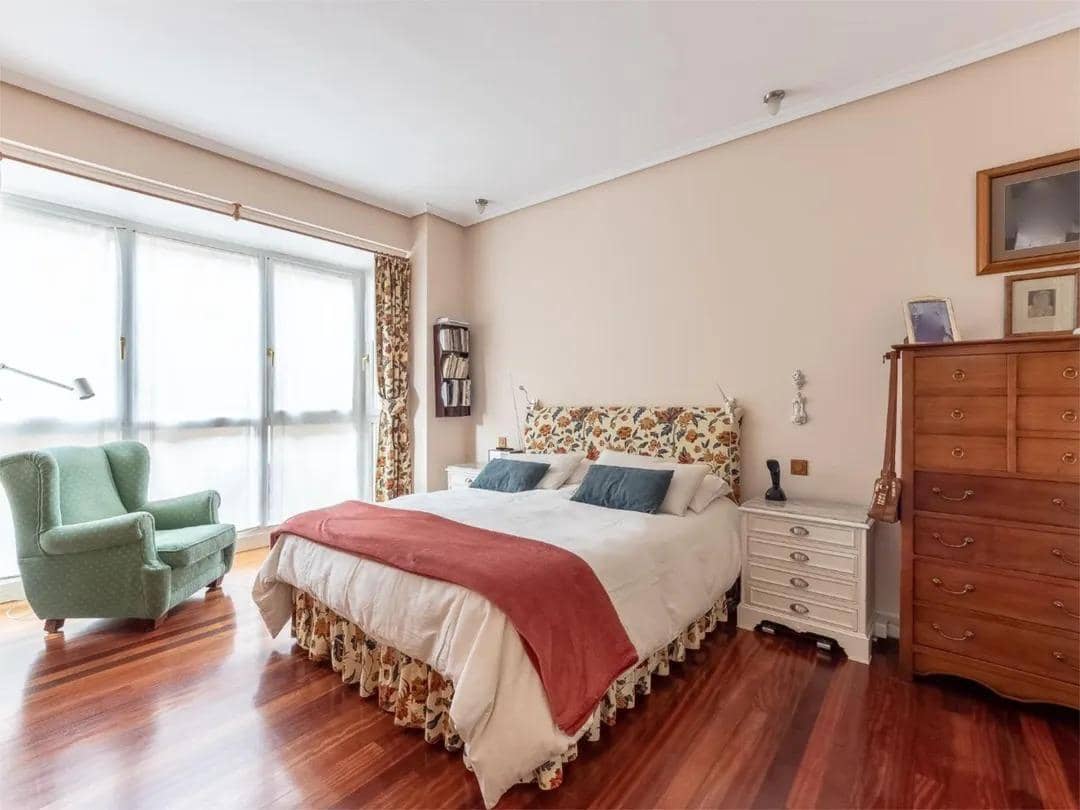 3 quarto Apartamento para venda em Bilbao com garagem - 721 000 € (Ref: 9896214)