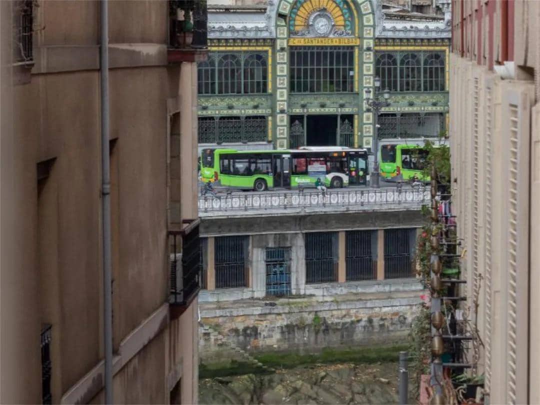 3 quarto Apartamento para venda em Bilbao com garagem - 721 000 € (Ref: 9896214)