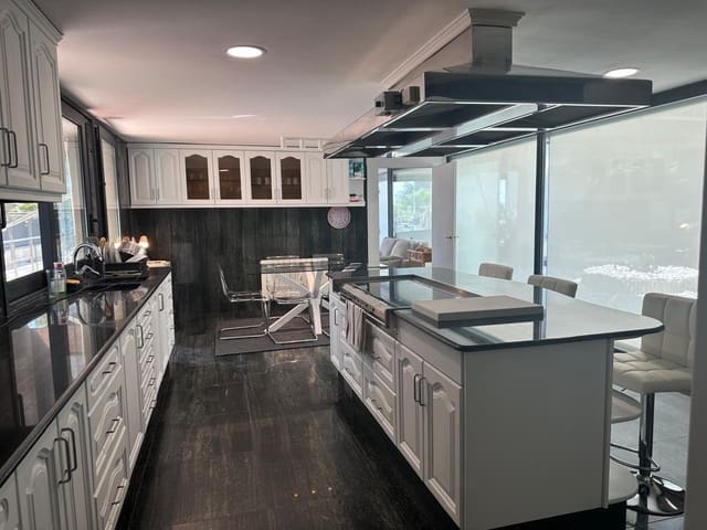 5 chambre Villa/Maison à vendre à El Vendrell avec piscine - 6 000 000 € (Ref: 9896215)