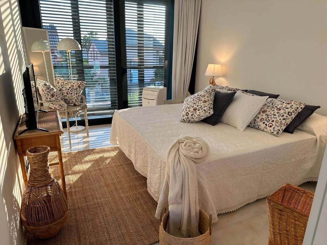 8 bedroom Villa for sale in El Vendrell with pool garage - € 6,000,000 (Ref: 9896215)