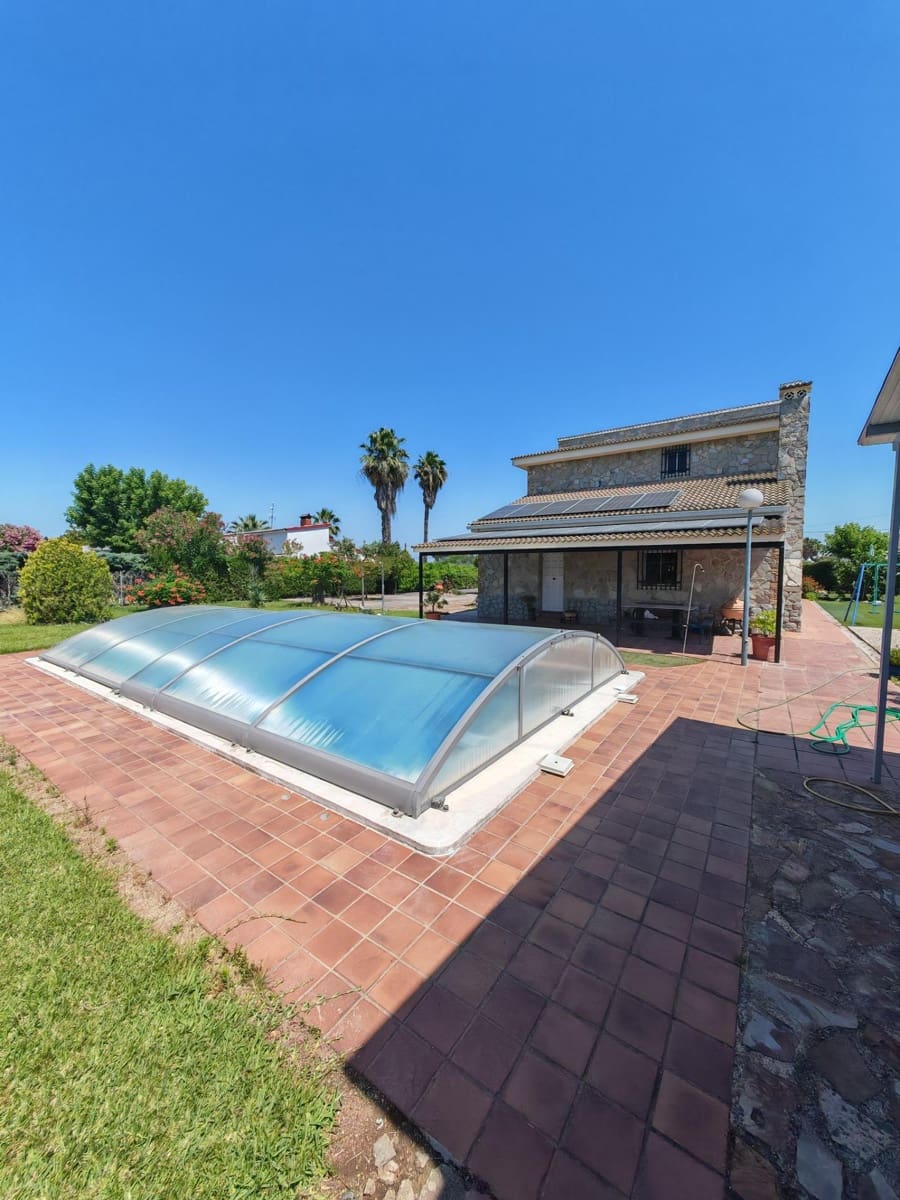 5 bedroom Villa for sale in Don Benito with pool - € 350,000 (Ref: 9896216)