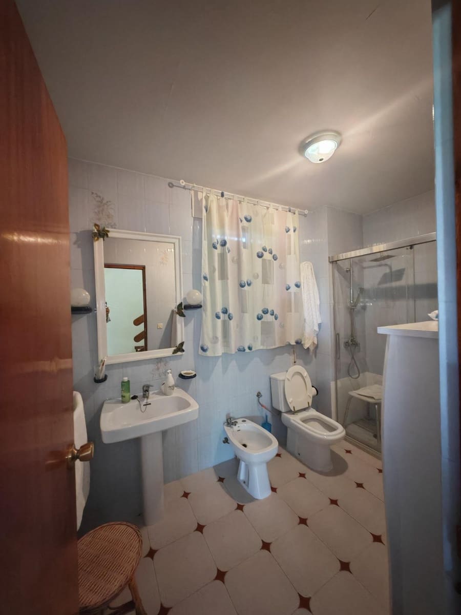 5 bedroom Villa for sale in Don Benito with pool - € 350,000 (Ref: 9896216)