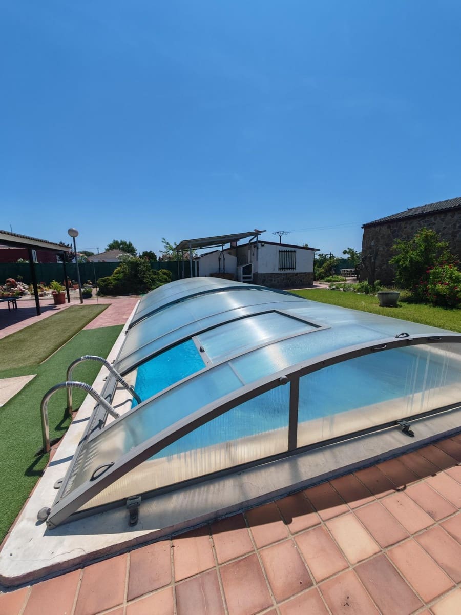 5 bedroom Villa for sale in Don Benito with pool - € 350,000 (Ref: 9896216)